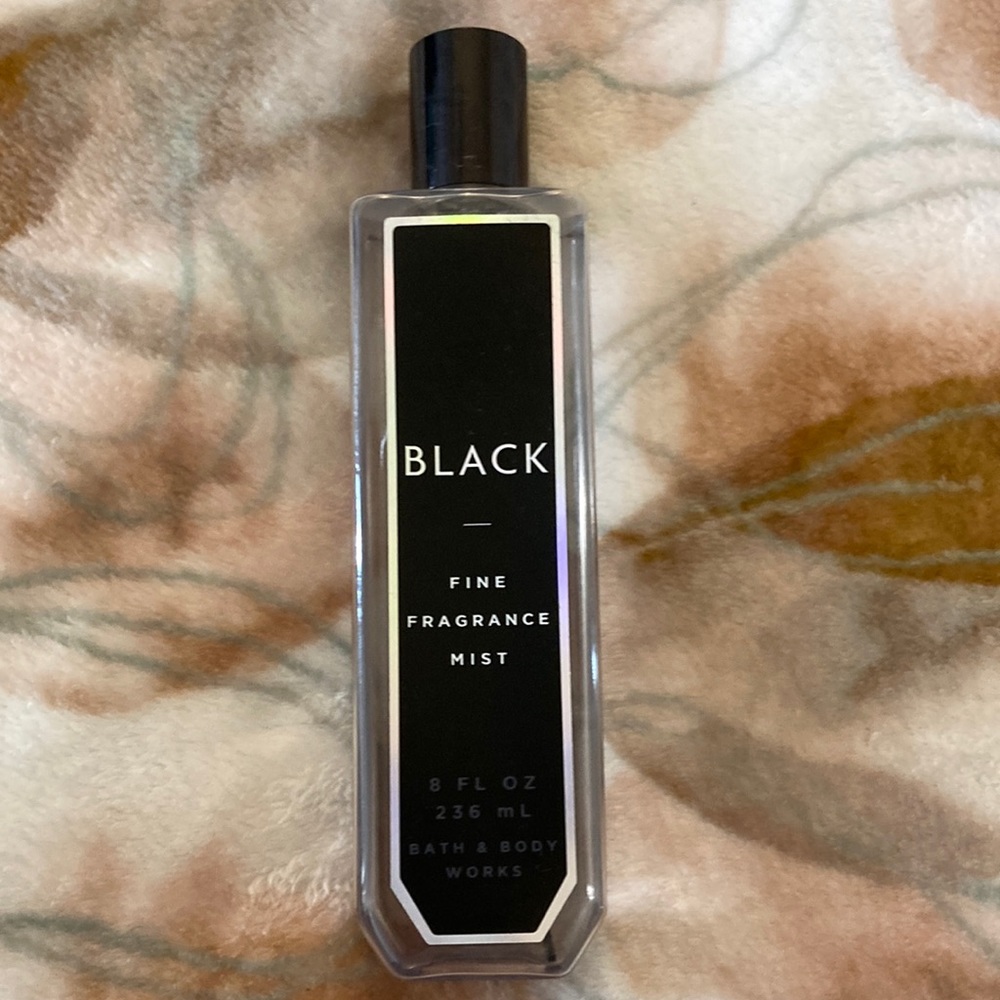 “BLACK” body spray limited edition Bath & Body Works!